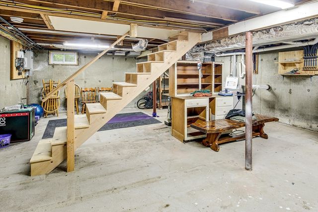 231 Haverhill St, Rowley, MA 01969