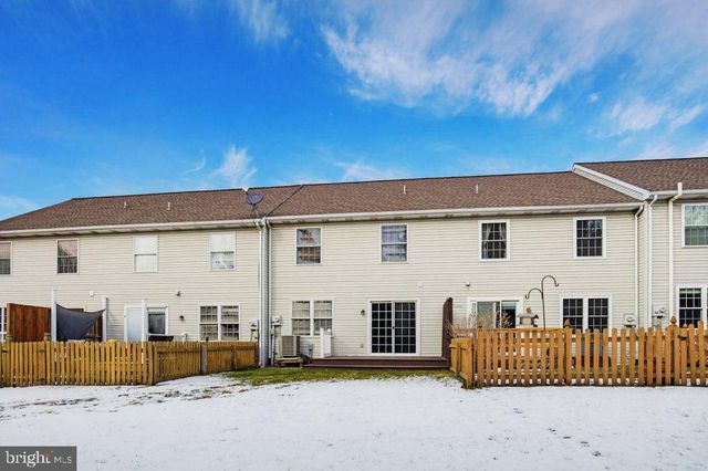 4074 LAUREL LN, Mount Joy, PA 17552