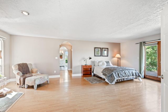 19190 Pinehurst Road, Bend, OR 97703