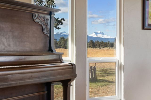 19190 Pinehurst Road, Bend, OR 97703