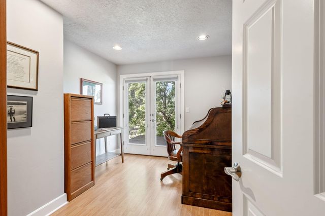 19190 Pinehurst Road, Bend, OR 97703