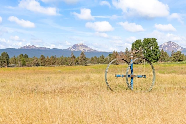 19190 Pinehurst Road, Bend, OR 97703