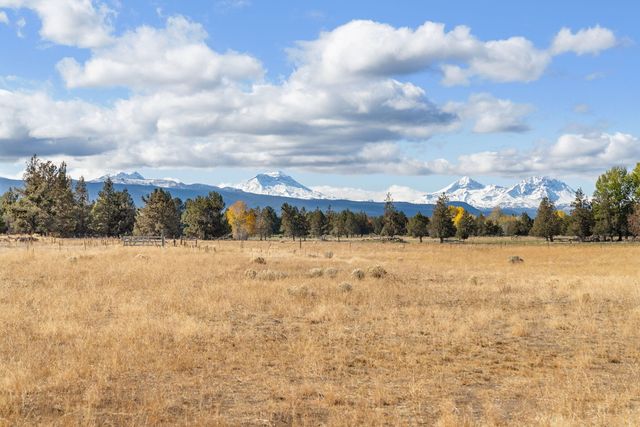19190 Pinehurst Road, Bend, OR 97703