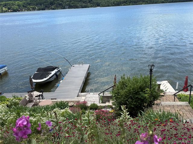 240 Jersey Avenue, Greenwood Lake, NY 10925
