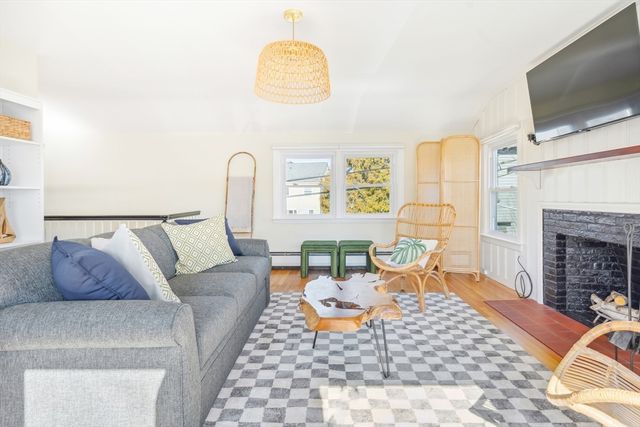 1 Goodwins Court, Marblehead, MA 01945