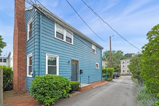 1 Goodwins Court, Marblehead, MA 01945