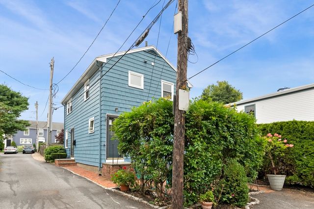 1 Goodwins Court, Marblehead, MA 01945