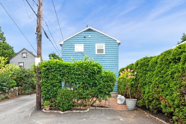 1 Goodwins Court, Marblehead, MA 01945
