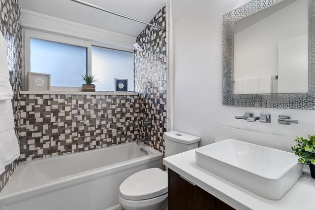 1001 W Granger Ave, Modesto, CA 95350