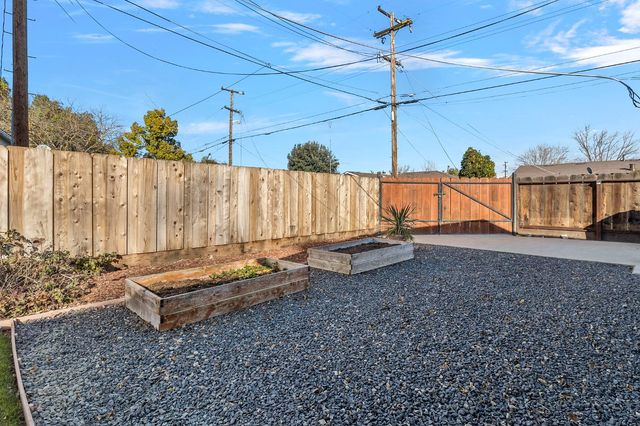 1001 W Granger Ave, Modesto, CA 95350