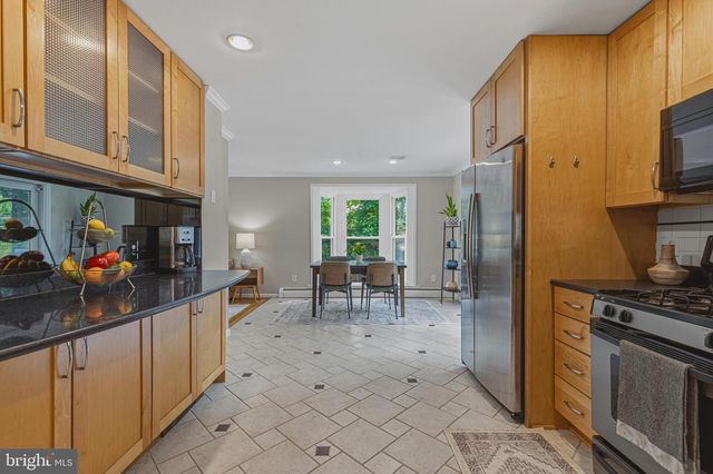 12006 WAYLAND ST, Oakton, VA 22124