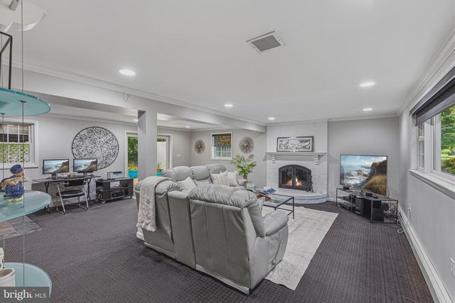 12006 WAYLAND ST, Oakton, VA 22124