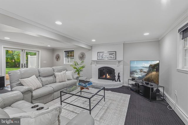 12006 WAYLAND ST, Oakton, VA 22124