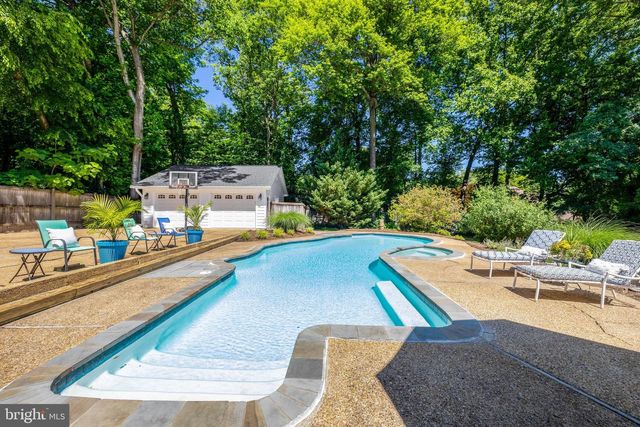 12006 WAYLAND ST, Oakton, VA 22124
