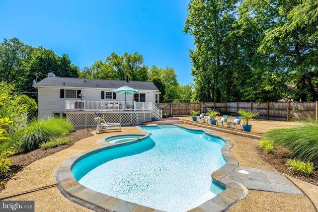 12006 WAYLAND ST, Oakton, VA 22124