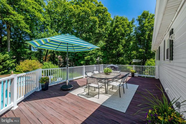 12006 WAYLAND ST, Oakton, VA 22124
