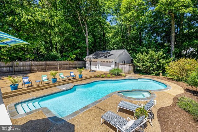 12006 WAYLAND ST, Oakton, VA 22124