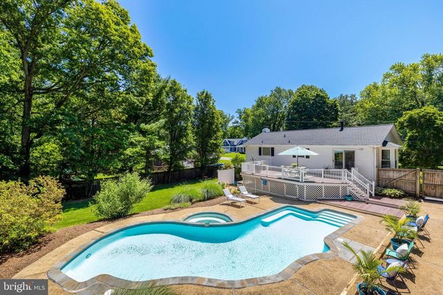12006 WAYLAND ST, Oakton, VA 22124