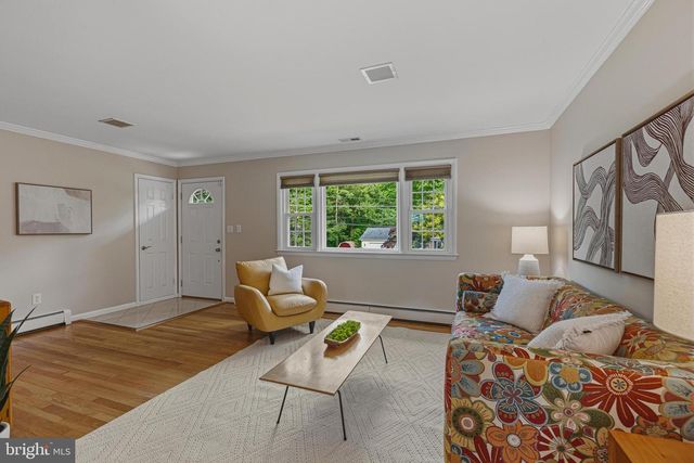 12006 WAYLAND ST, Oakton, VA 22124