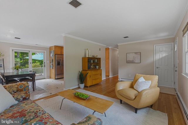 12006 WAYLAND ST, Oakton, VA 22124