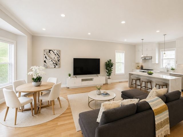 4 Baldwin St 4, Newton, MA 02458