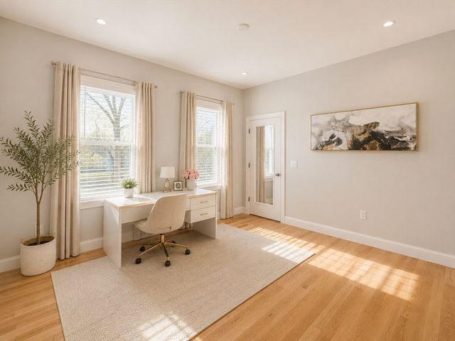 4 Baldwin St 4, Newton, MA 02458