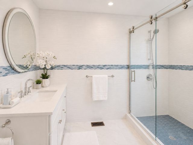 4 Baldwin St 4, Newton, MA 02458
