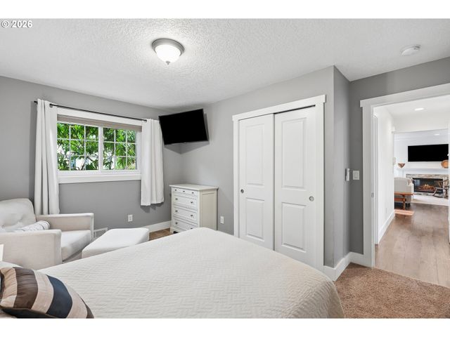 3915 Se RISLEY Ave, Milwaukie, OR 97267