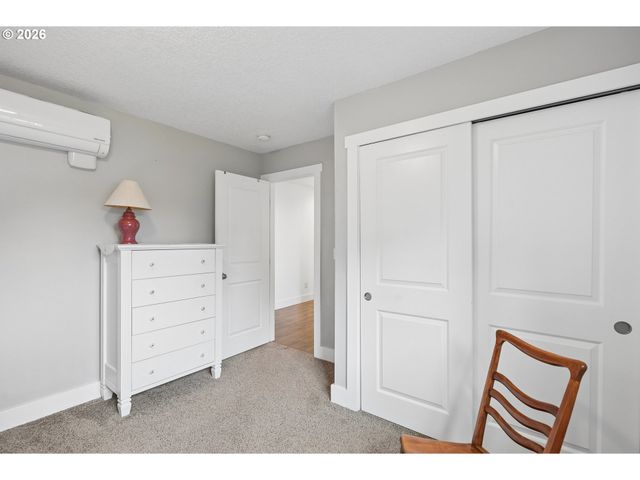 3915 Se RISLEY Ave, Milwaukie, OR 97267
