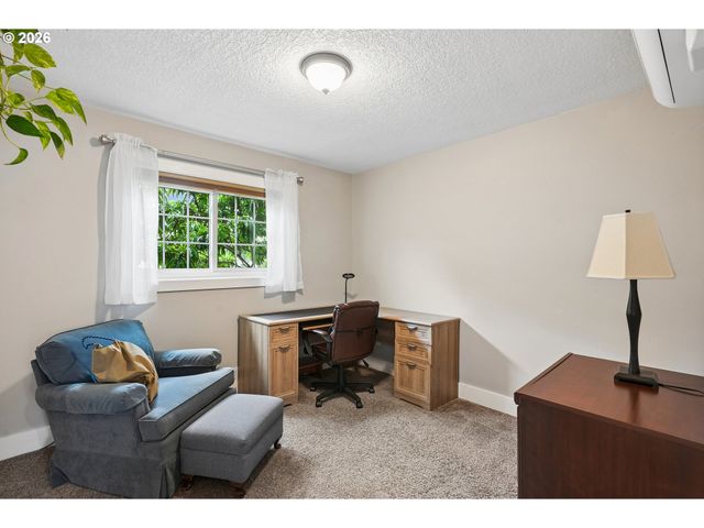 3915 Se RISLEY Ave, Milwaukie, OR 97267