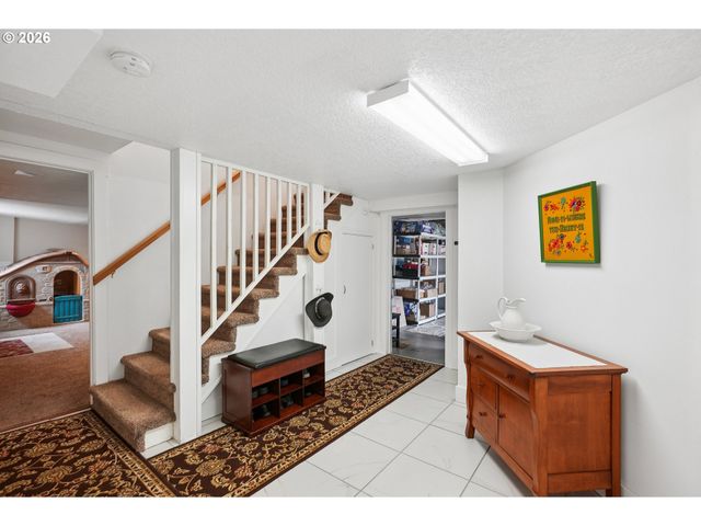 3915 Se RISLEY Ave, Milwaukie, OR 97267