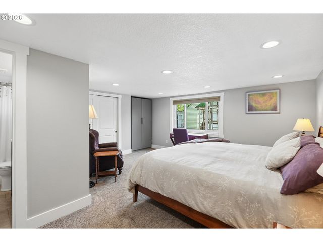 3915 Se RISLEY Ave, Milwaukie, OR 97267