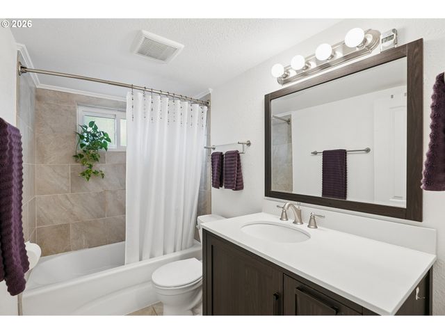 3915 Se RISLEY Ave, Milwaukie, OR 97267