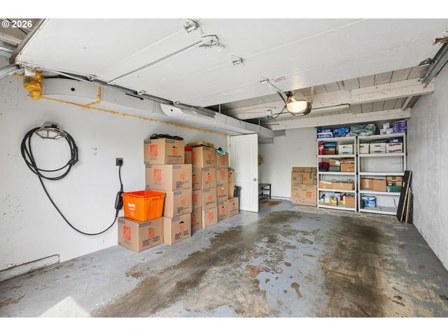 3915 Se RISLEY Ave, Milwaukie, OR 97267
