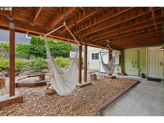3915 Se RISLEY Ave, Milwaukie, OR 97267