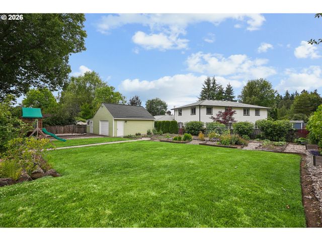 3915 Se RISLEY Ave, Milwaukie, OR 97267