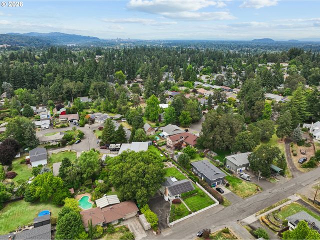 3915 Se RISLEY Ave, Milwaukie, OR 97267