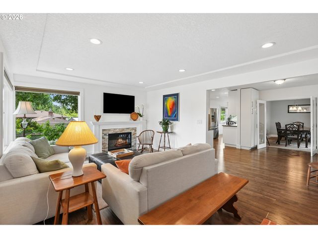 3915 Se RISLEY Ave, Milwaukie, OR 97267