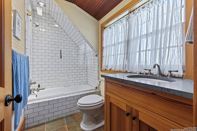 9402 Doss-Spring Creek Road, Doss, TX 78618