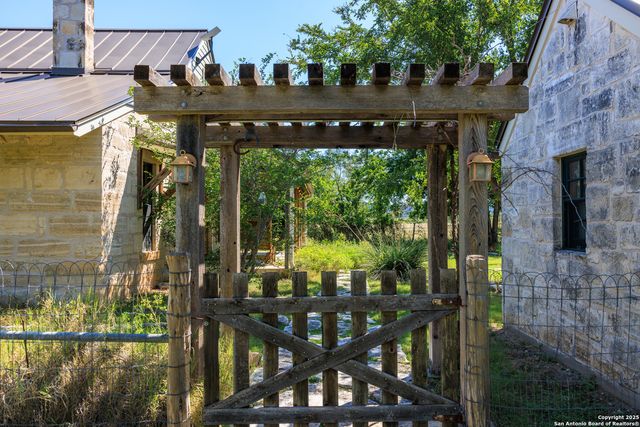 9402 Doss-Spring Creek Road, Doss, TX 78618