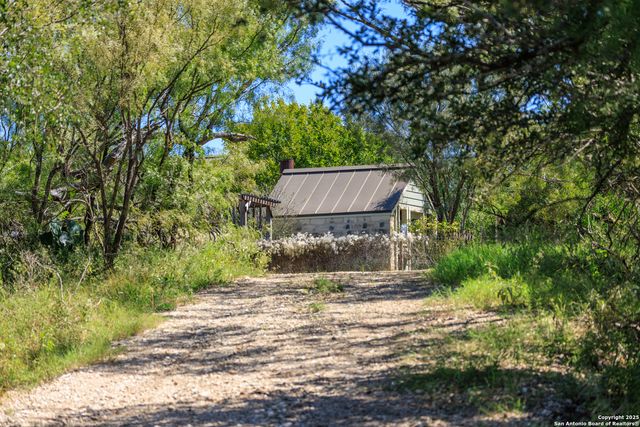 9402 Doss-Spring Creek Road, Doss, TX 78618