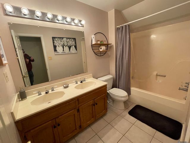 14162 Troy Duplessis Rd, Gonzales, LA 70737