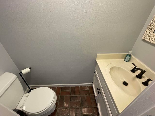 14162 Troy Duplessis Rd, Gonzales, LA 70737