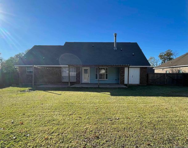 14162 Troy Duplessis Rd, Gonzales, LA 70737