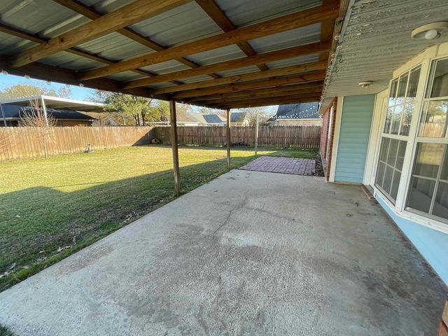 14162 Troy Duplessis Rd, Gonzales, LA 70737