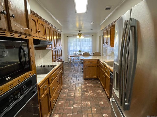 14162 Troy Duplessis Rd, Gonzales, LA 70737