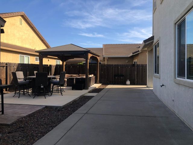 4640 Seanpatrick Dr, Sacramento, CA 95838