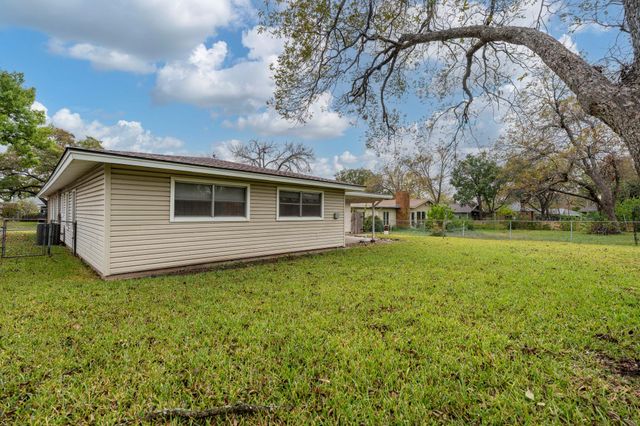 1800 Barbara ST, Austin, TX 78757