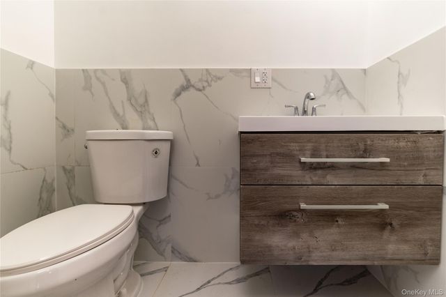 7036 70th Street, Glendale, NY 11385