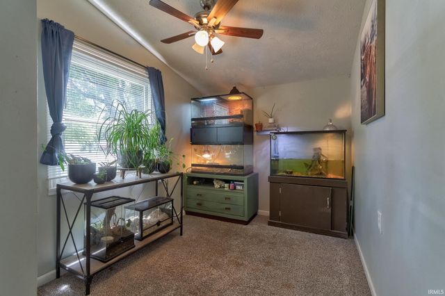 2530 S Saint James Boulevard, Evansville, IN 47714